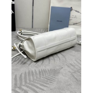 Prada Medium leather handbag 32x15.5x12cm Bags