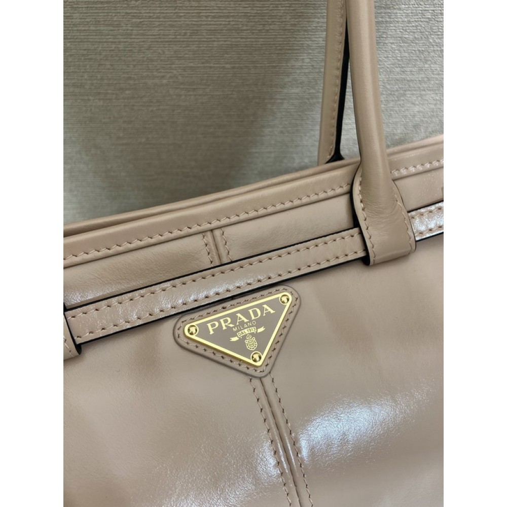 Prada Medium leather handbag 32x15.5x12cm Bags