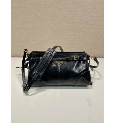 Prada Small leather handbag 26x14x12cm