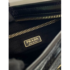 Prada Small leather handbag 26x14x12cm Bags