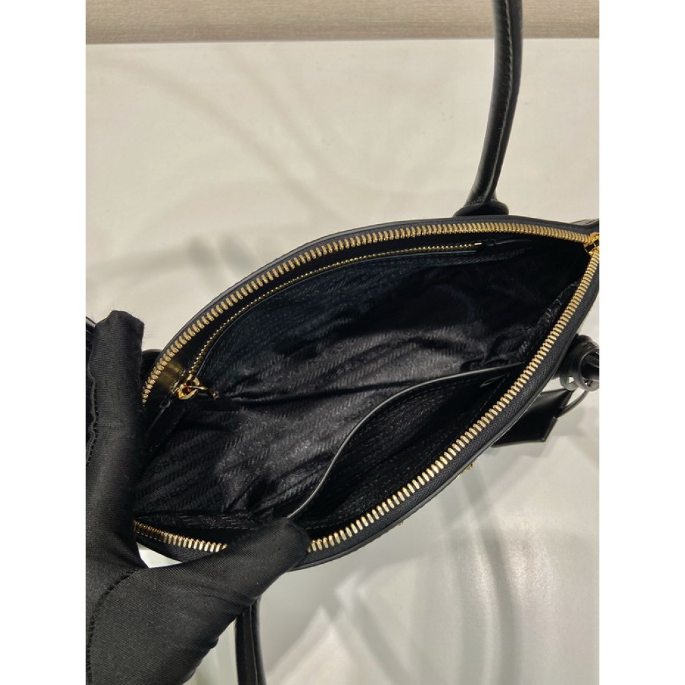 Prada Small leather handbag 26x17x9cm Bags