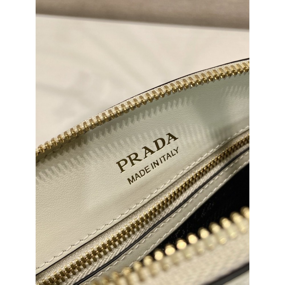 Prada Small leather handbag 26x17x9cm Bags