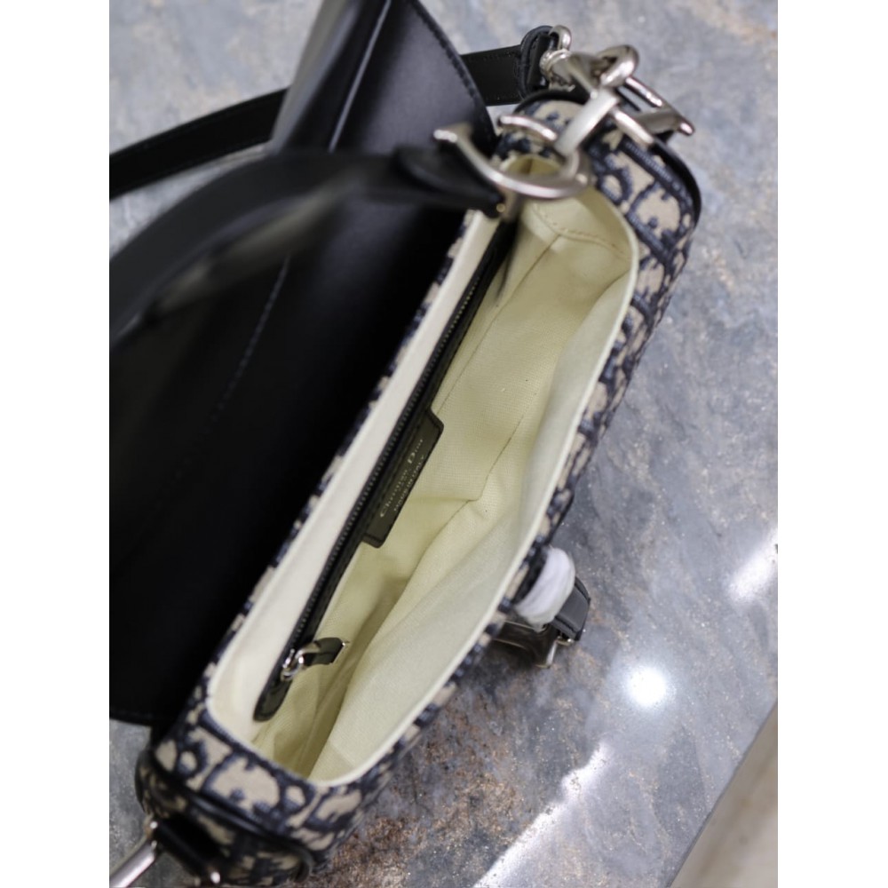 Dior saddle bag 25.5 x 20 x 6.5 cm Bags