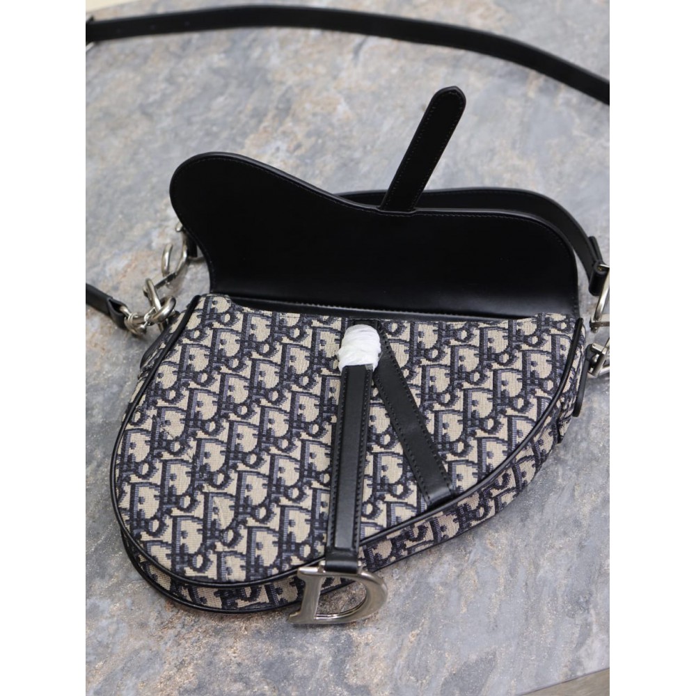 Dior saddle bag 25.5 x 20 x 6.5 cm Bags