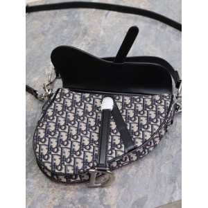 Dior saddle bag 25.5 x 20 x 6.5 cm Bags