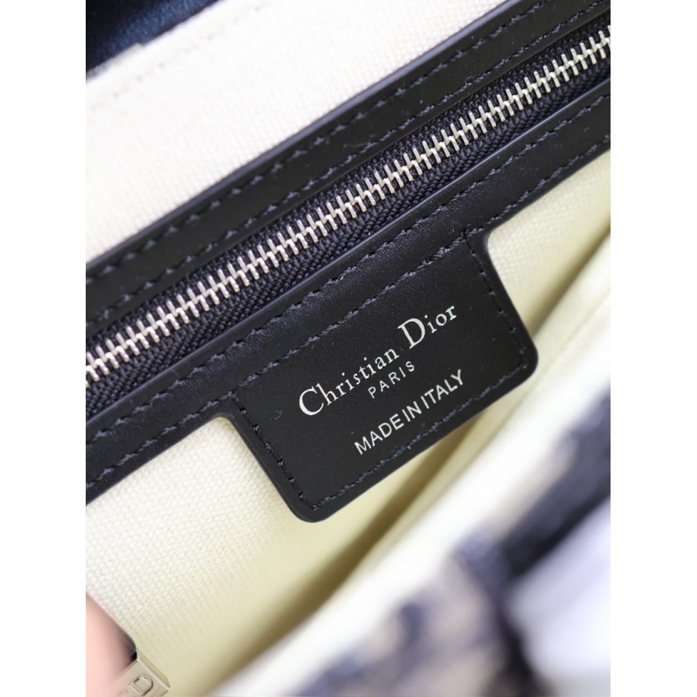 Dior saddle bag 25.5 x 20 x 6.5 cm Bags