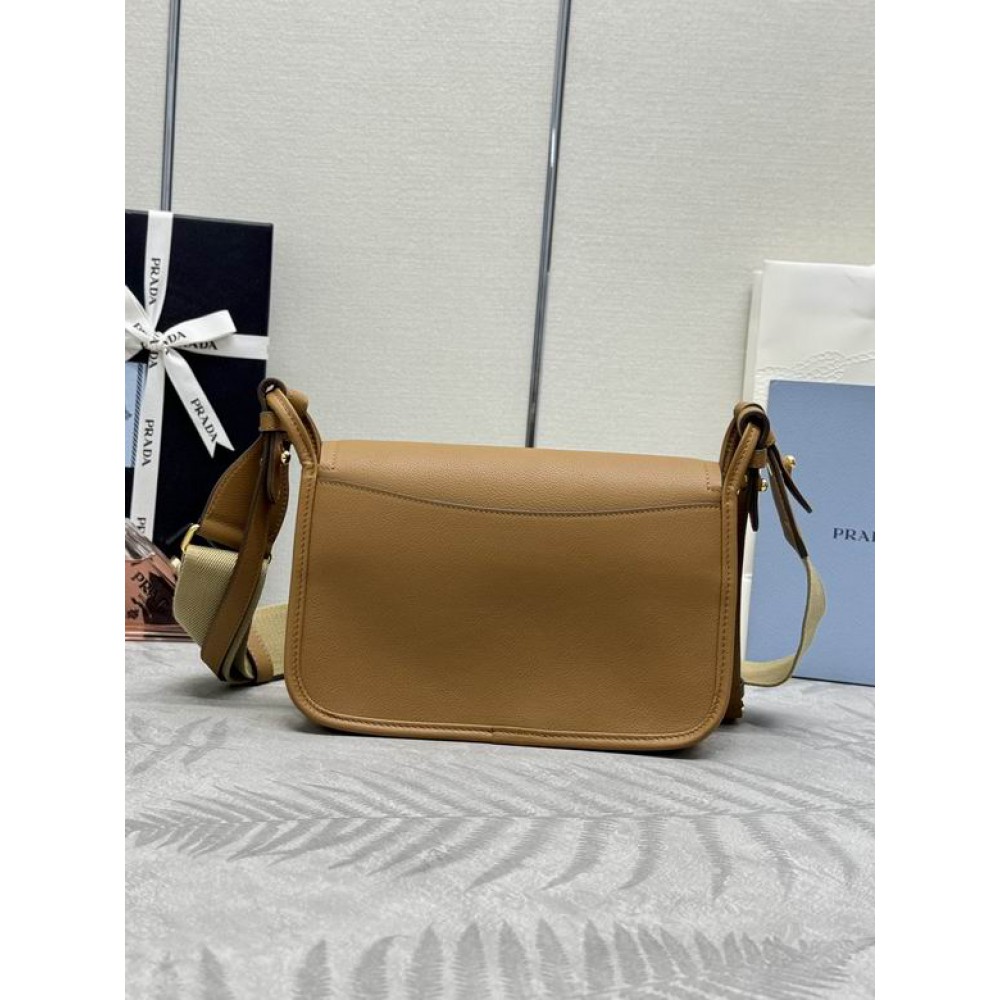 Prada saffiano leather bag 24x15x8cm Bags