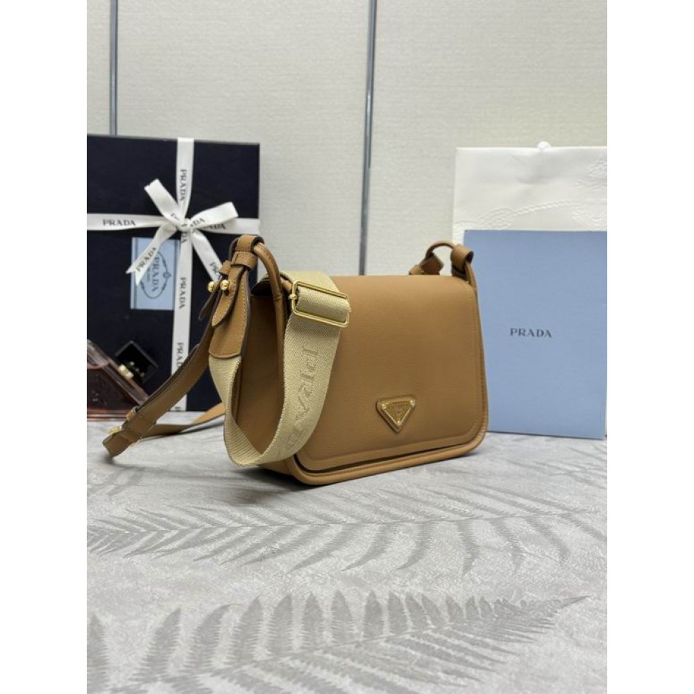 Prada saffiano leather bag 24x15x8cm Bags