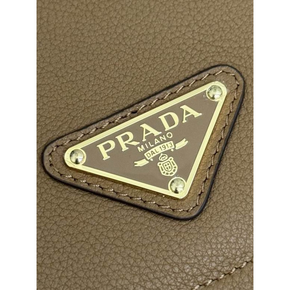 Prada saffiano leather bag 24x15x8cm Bags