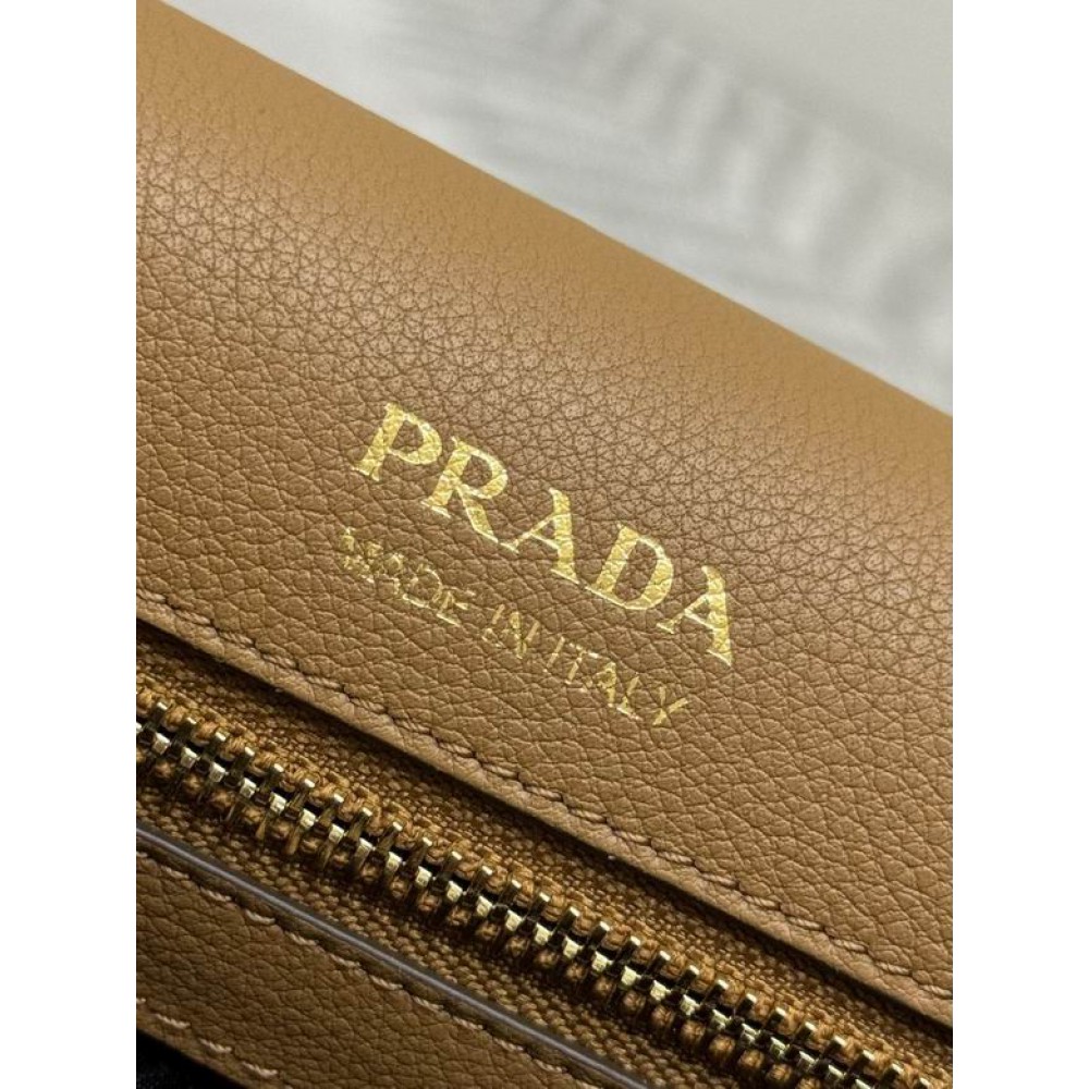 Prada saffiano leather bag 24x15x8cm Bags