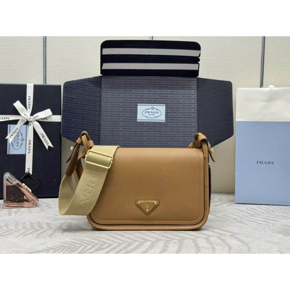 Prada saffiano leather bag 24x15x8cm Bags