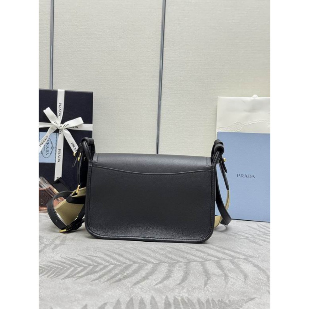 Prada saffiano leather bag 24x15x8cm Bags