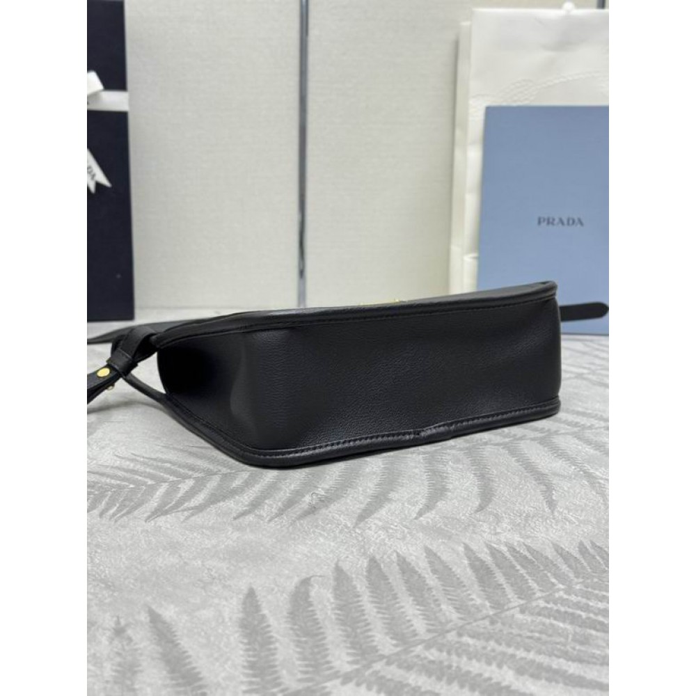 Prada saffiano leather bag 24x15x8cm Bags