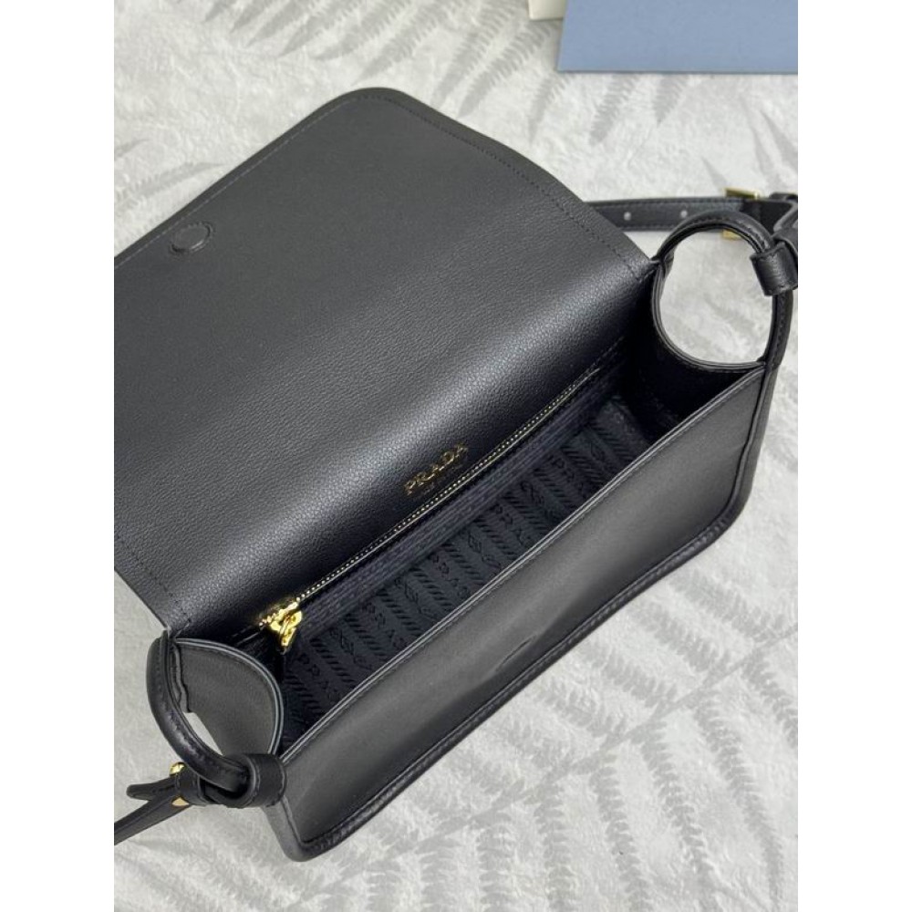 Prada saffiano leather bag 24x15x8cm Bags