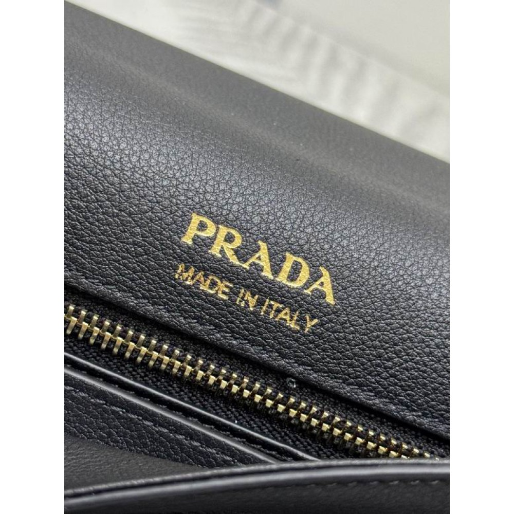 Prada saffiano leather bag 24x15x8cm Bags