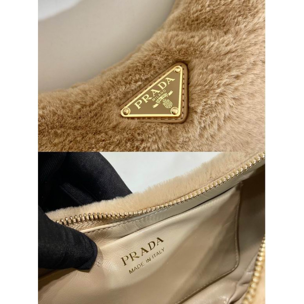 Prada arque small bag 22.5x18.5cm fur Bags