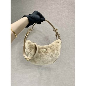 Prada arque small bag 22.5x18.5cm fur Bags
