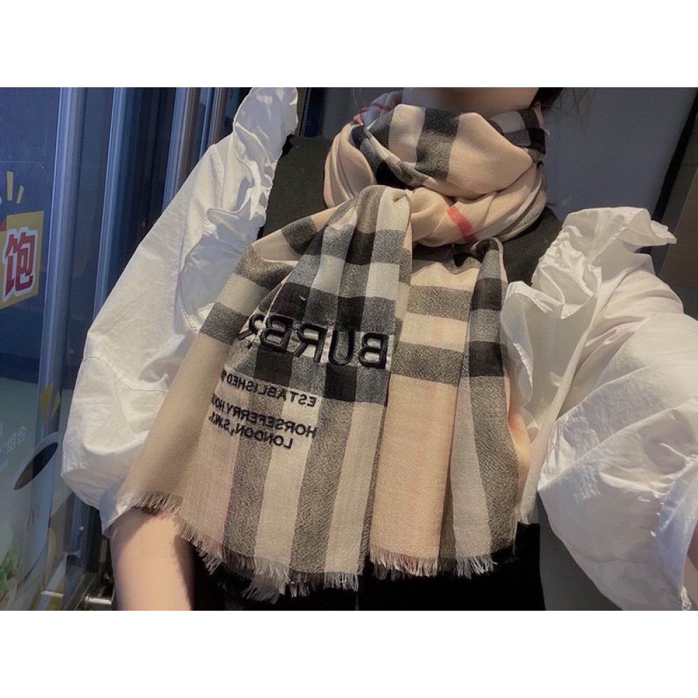 Burberry scarf 200x90cm cotton silk Accesories