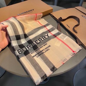 Burberry scarf 200x90cm cotton silk Accesories
