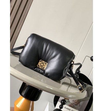 Loewe puffer Goya bag 20x13x6cm