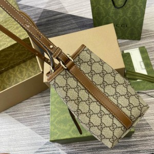 GG Emblem medium tote bag 815214 30x18x11cm