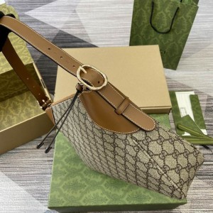 GG Emblem medium shoulder bag 815217 37x23x8cm Bags