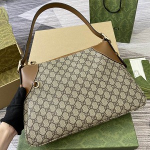 GG Emblem medium shoulder bag 815217 37x23x8cm Bags