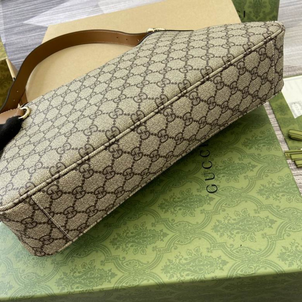 GG Emblem medium shoulder bag 815217 37x23x8cm Bags