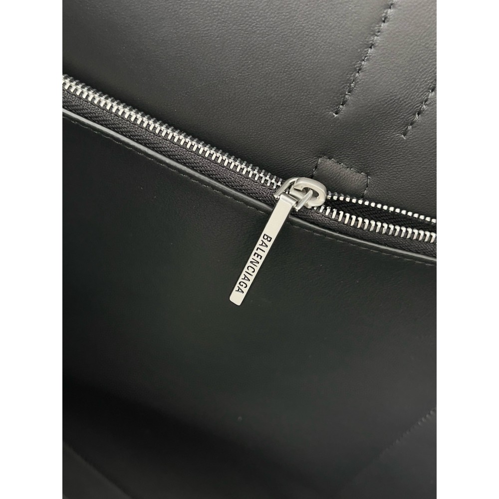 Balenciaga Bel Air Xl Carry All Bag 51.8x61.9x23.8cm Bags