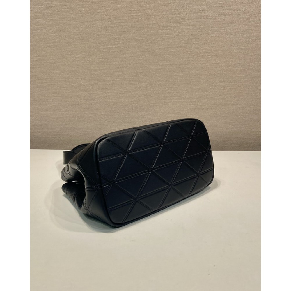 Prada tote bag leather 100% small size 26x17x13.5cm Bags