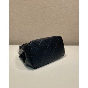 Prada tote bag leather 100% small size 26x17x13.5cm Bags