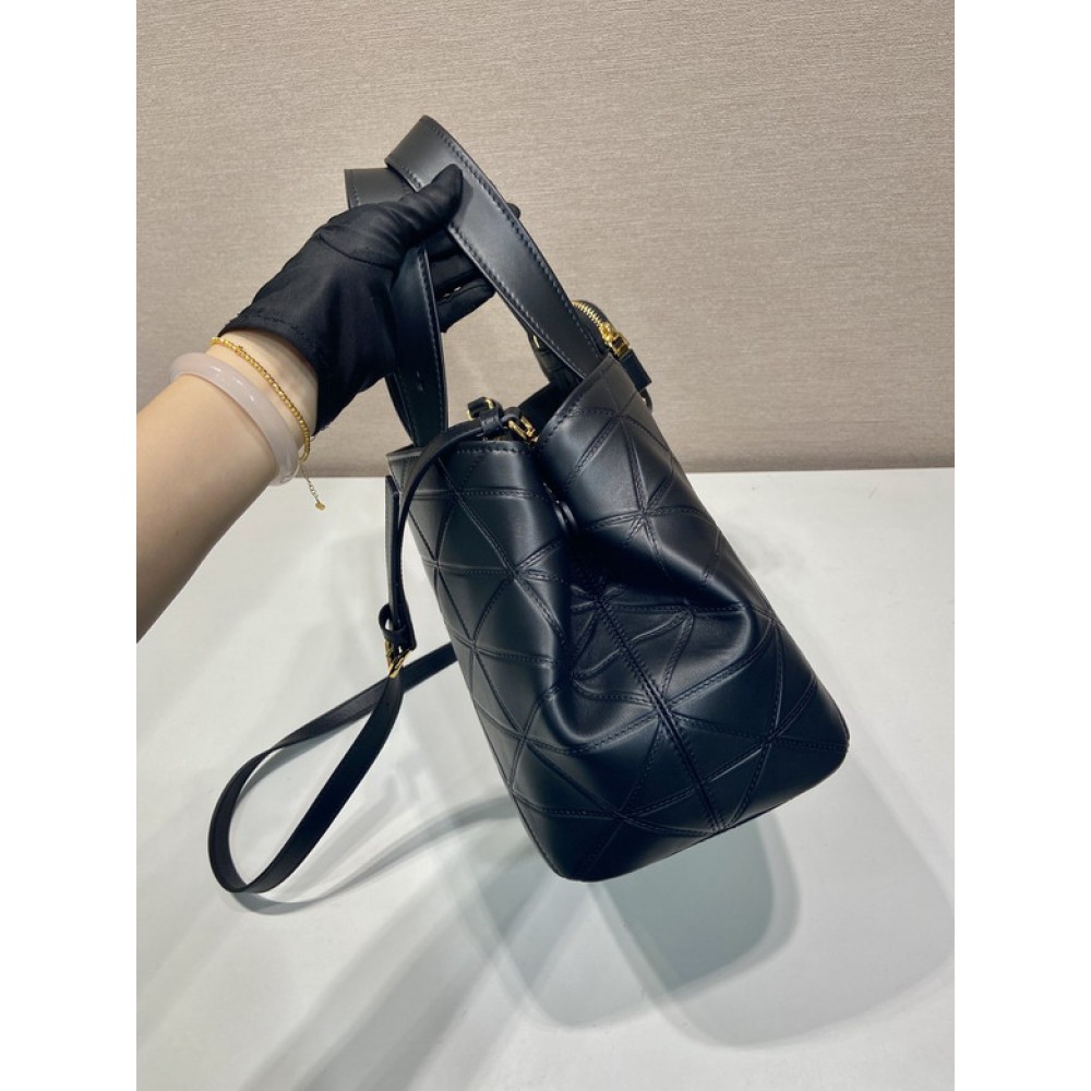 Prada tote bag leather 100% medium size 33x21.5x16cm Bags