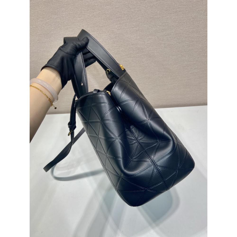 Prada tote bag leather 100% large size 38x25x17.5cm Bags