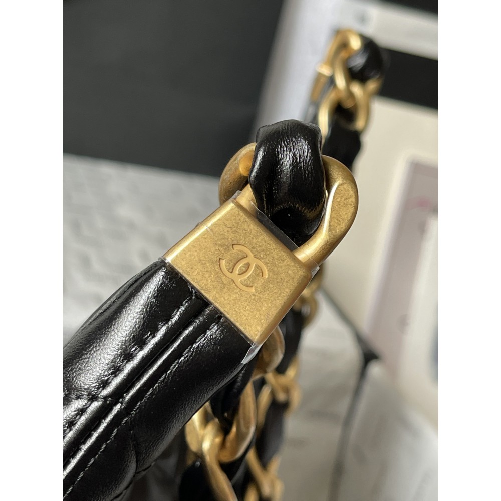 Chanel hobo 38×20×10.5cm 