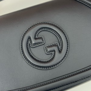 Gucci Blondie small top handle bag 815714 26.5x16.5x8.5cm Bags