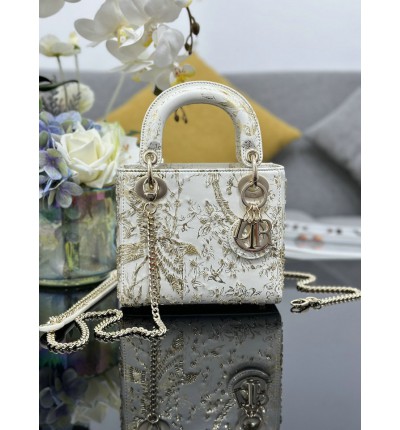 Dior lady mini size 17x15cm