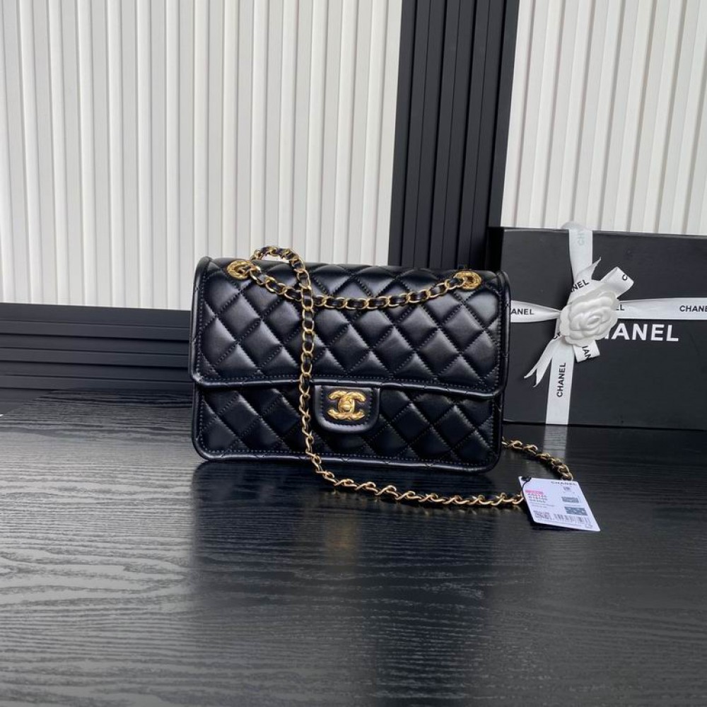 Chanel classic flap bag 19.5x28x7.5cm Bags