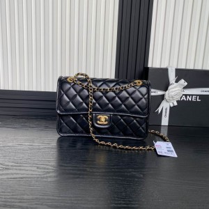 Chanel classic flap bag 19.5x28x7.5cm Bags