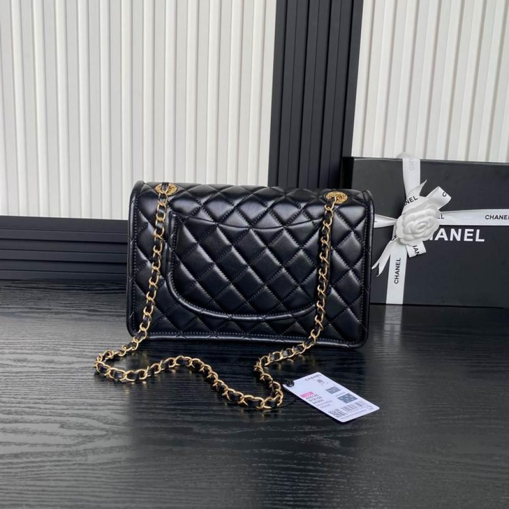 Chanel classic flap bag 19.5x28x7.5cm Bags