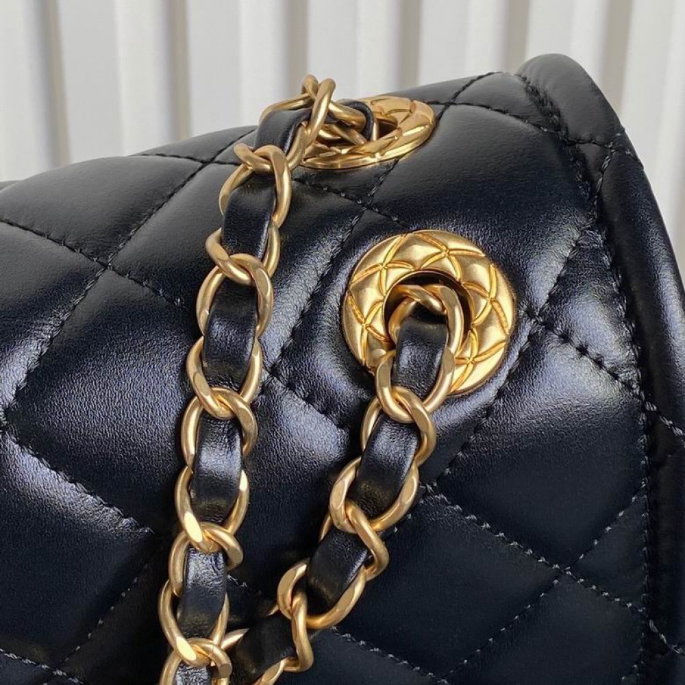 Chanel classic flap bag 19.5x28x7.5cm Bags