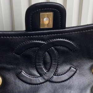 Chanel classic flap bag 15.5x24.5x7cm Bags