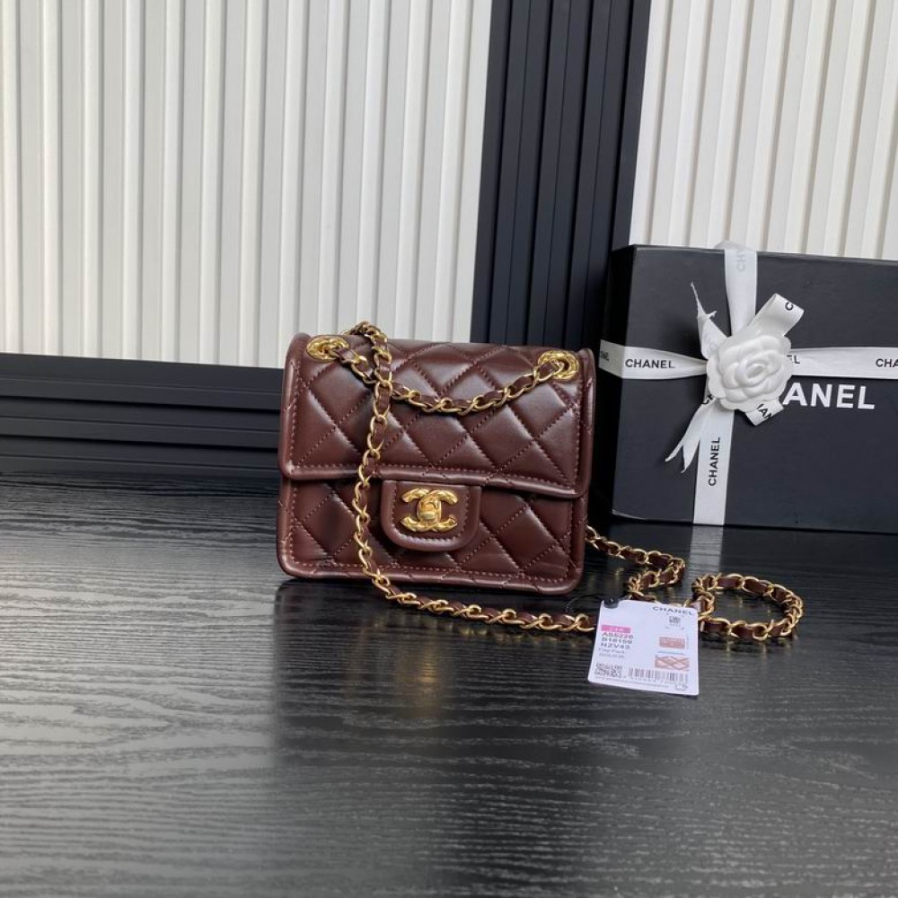 Chanel classic flap bag 17.5x18x5.5cm Bags