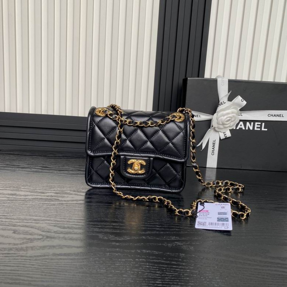 Chanel classic flap bag 17.5x18x5.5cm Bags