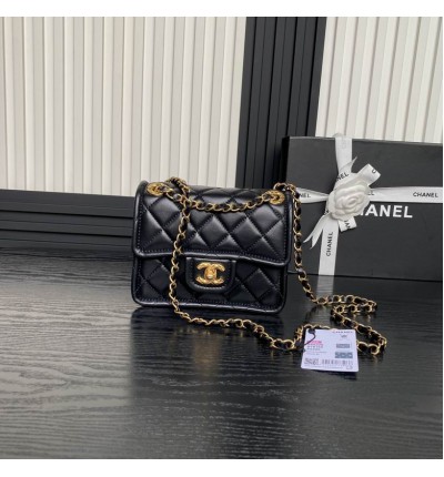 Chanel classic flap bag 17.5x18x5.5cm