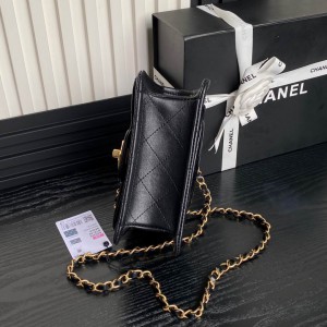 Chanel classic flap bag 17.5x18x5.5cm Bags