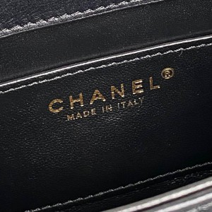 Chanel classic flap bag 17.5x18x5.5cm Bags