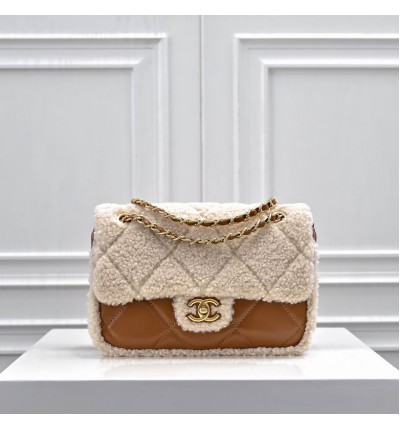 Chanel classic flap bag shearling 16x23.5x7.5cm