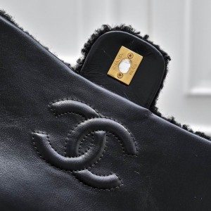 Chanel classic flap bag shearling 16x23.5x7.5cm Bags