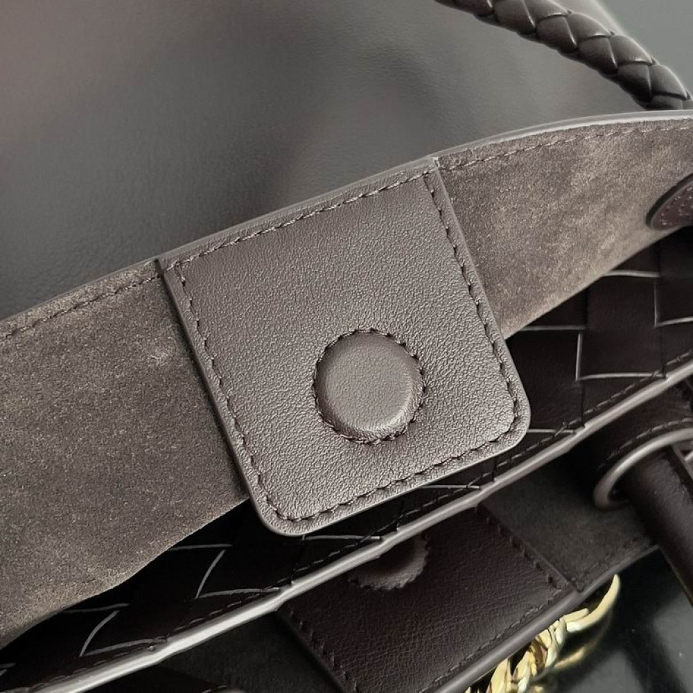 Bottega Veneta small silky calf leather 25x22x10.5cm Bags