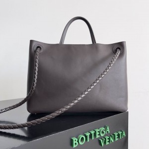 Bottega Veneta medium silky calf leather 32x25x11cm Bags